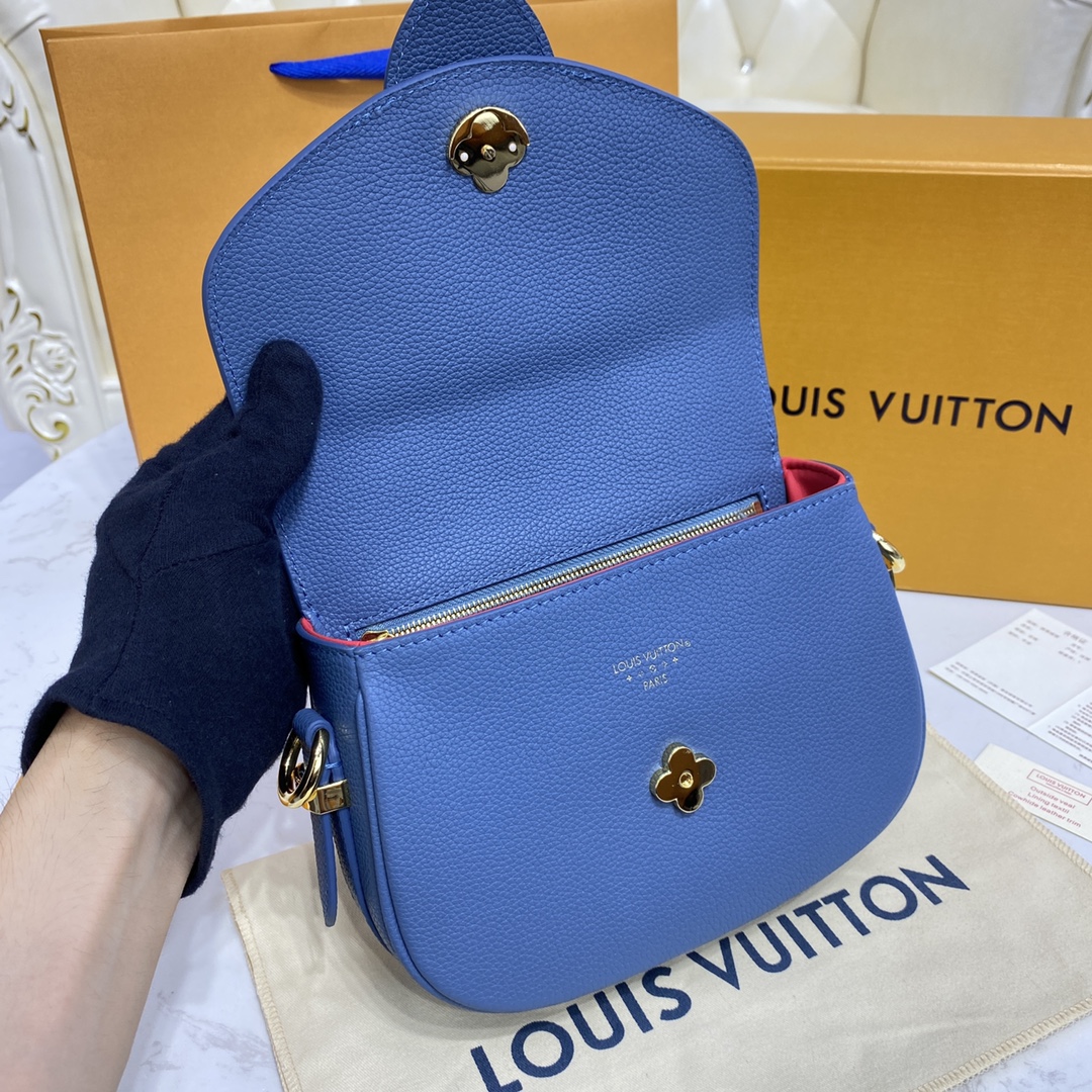 Louis Vuitton LV PONT 9 SOFT PM Grained Leather Shoudler Bag M58964 Blue